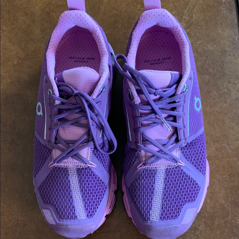 On Running Women's Sneakers in Purple and Pink - Picture 2 of 4